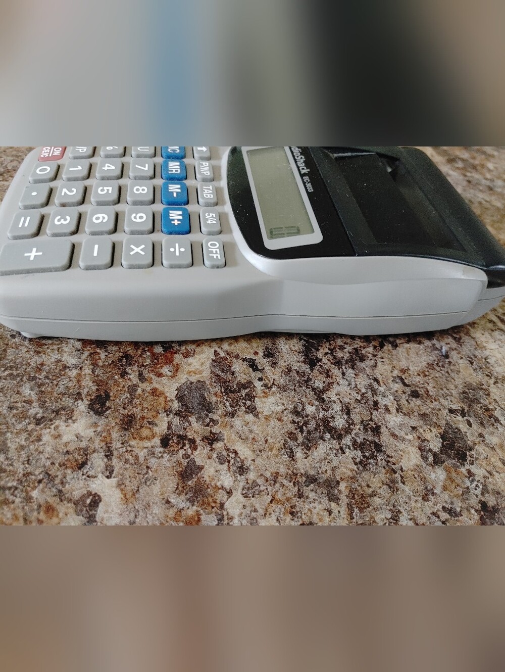 RadioShack EC-3033 Portable Calculator - Picture 2 of 7